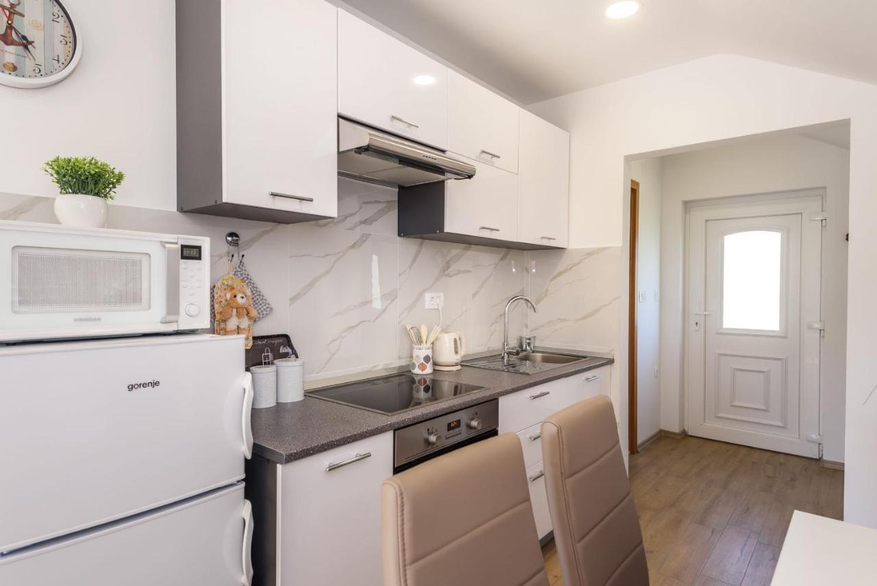 Bonaca Appartement Rogotin Buitenkant foto