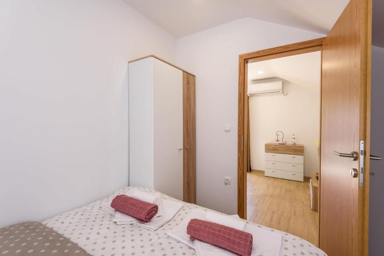Bonaca Appartement Rogotin Buitenkant foto