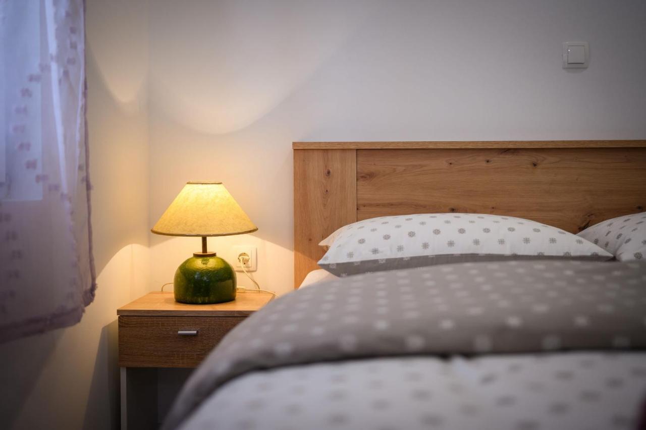 Bonaca Appartement Rogotin Buitenkant foto